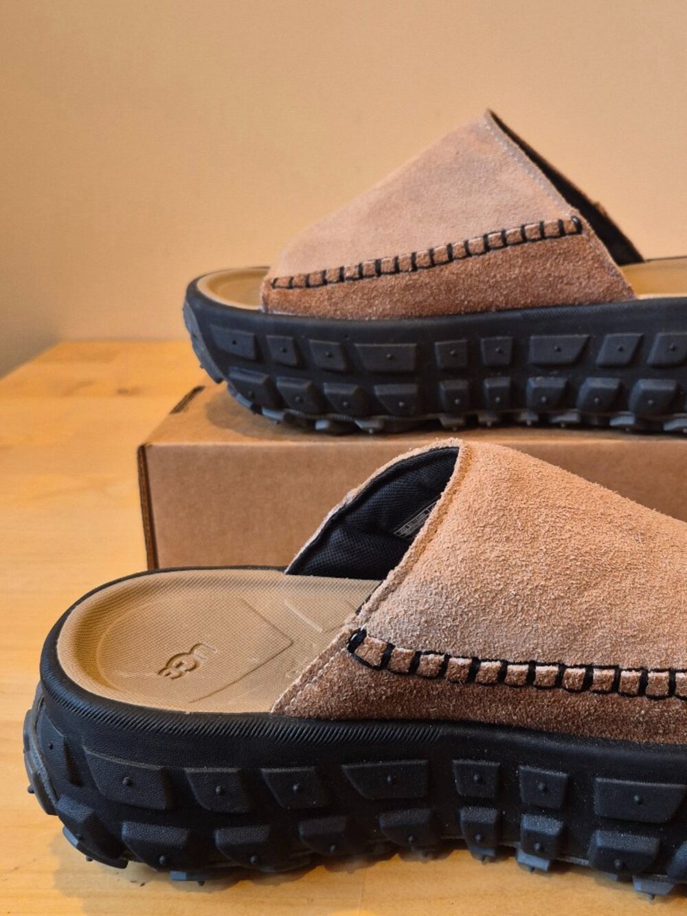 UGG Venture Daze Slide Women's W 8 M 7 Sand/Black Suede Platform Sandals - Picture 4 of 6